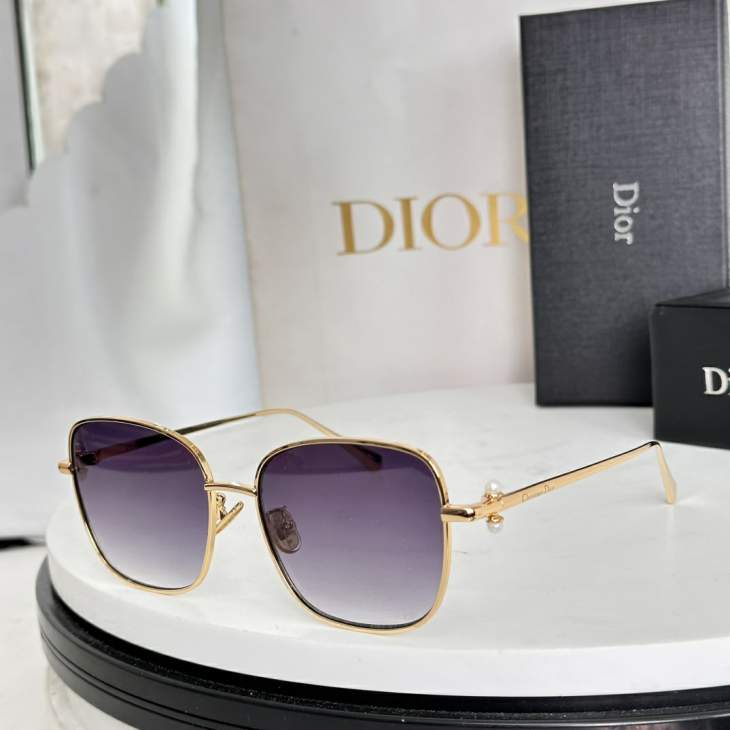 Picture of Dior Sunglasses _SKUfw77620270fw